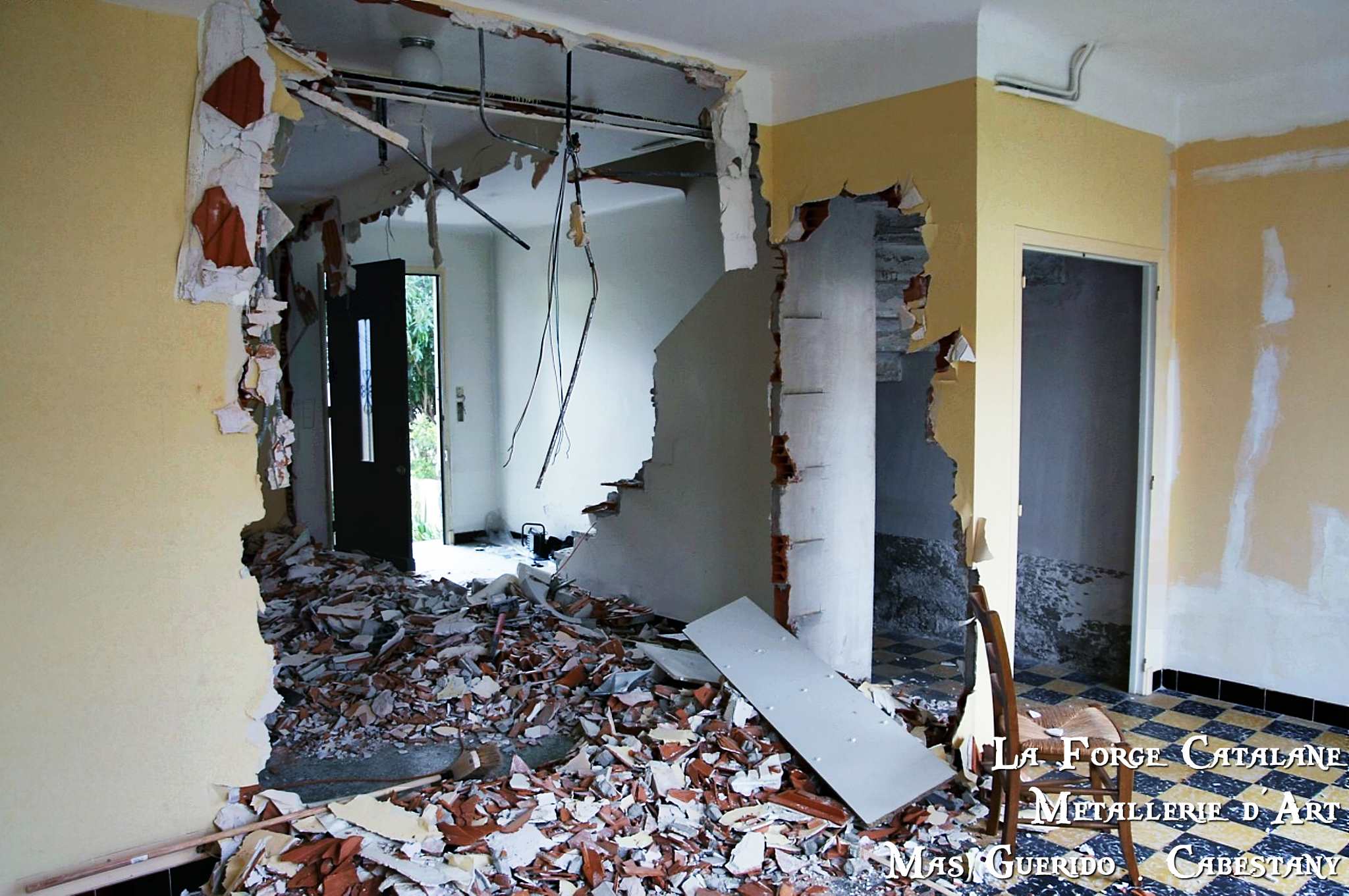 escalier limon cremaillere double decoupe laser marches fer 42 forge catalane.jpg